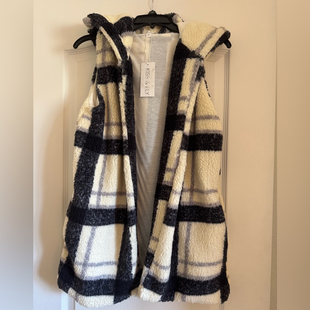 Women’s Kiss & Fly Hooded Vest/Jacket